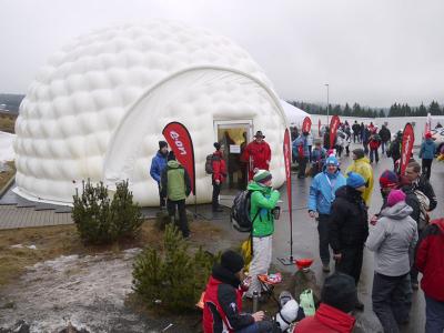 aiRdome beim Obersdorfer Biathlon Weltcup - Unser aiRdome Eventzelt beim Einsatz trotzt Wind und Wetter