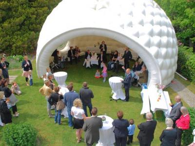 Hochzeitszelt - aiRdome 75 als Eventzelt bei Hochzeiten