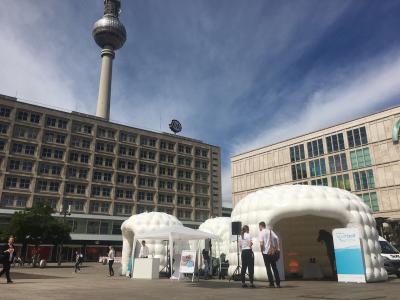 Mehrere Zelte lassen sich mit Tunneln verbinden