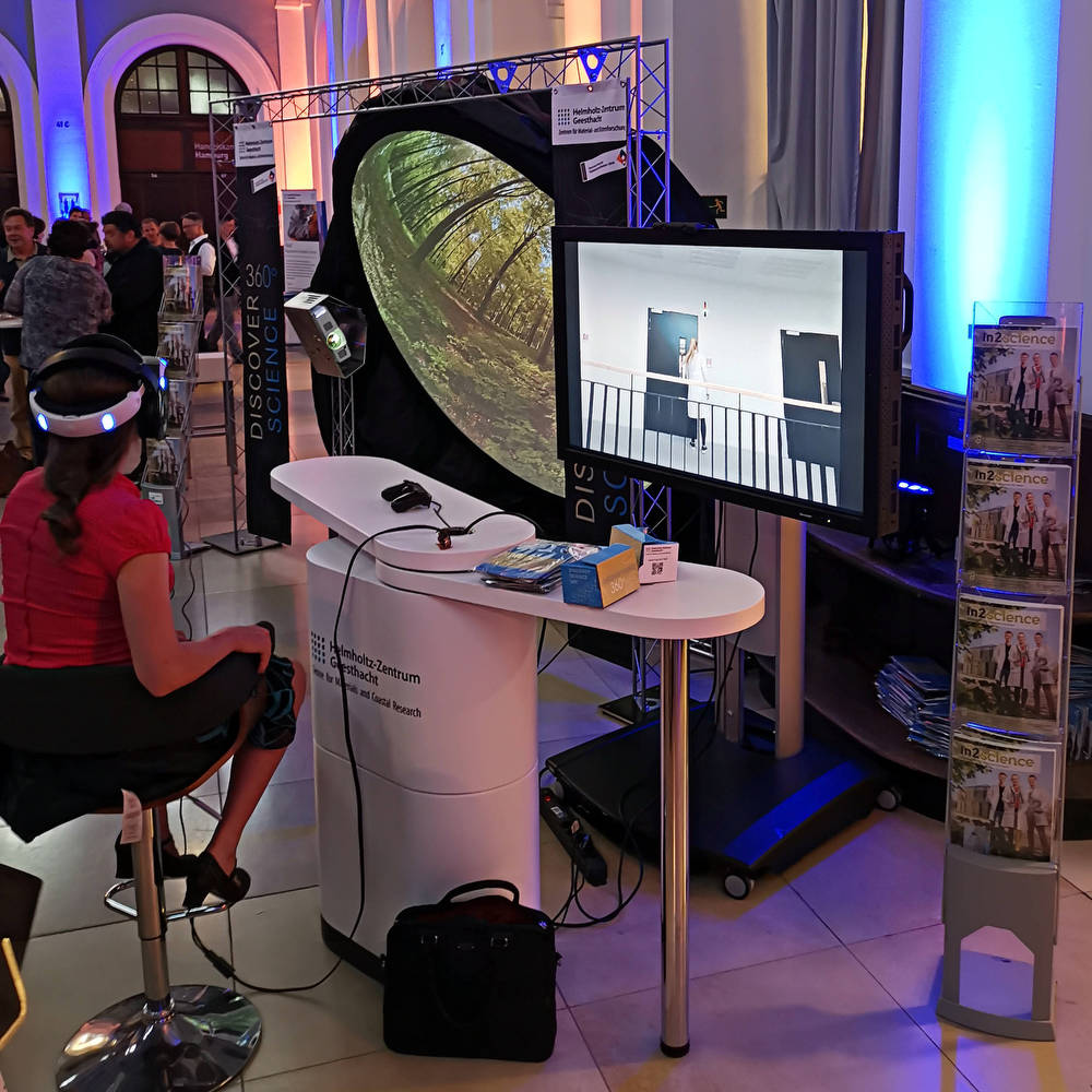 Vorführung von Liveinhalten auf dem 360° VR-Brillen-Display